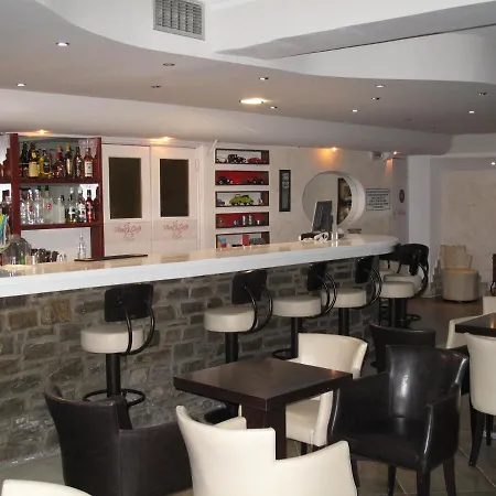 尼科拉斯酒店 酒店 3*