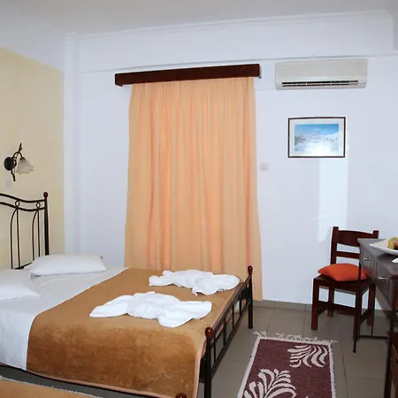 尼科拉斯酒店 3*