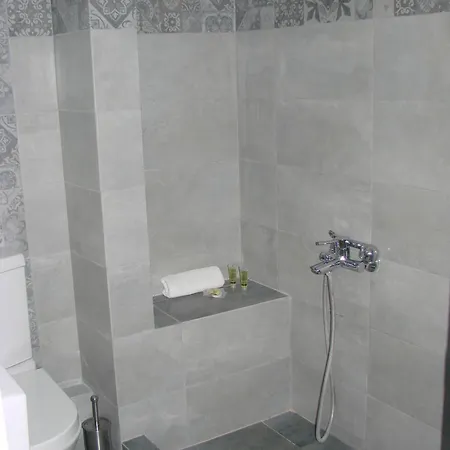 尼科拉斯酒店 3*